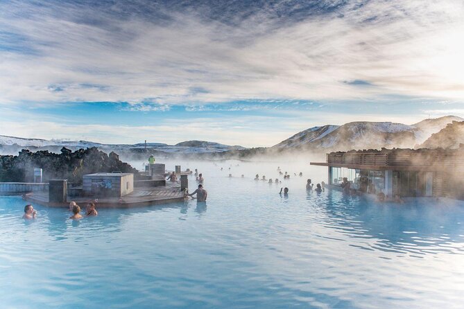 Arrival from Reykjavik Airport to Reykjavik-2hs Stop Blue Lagoon - Discover a Comfortable Private Transfer from Reykjavik Airport to the City with a Refreshing Blue Lagoon Stop
