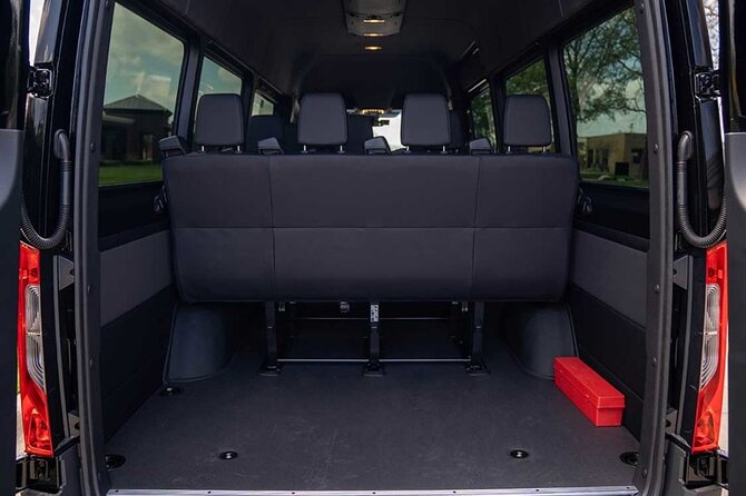 Arrival Private Transfer Amsterdam Airport to Amsterdam City Center by Minibus - Meeting Points, Accessibility, and Travel Requirements