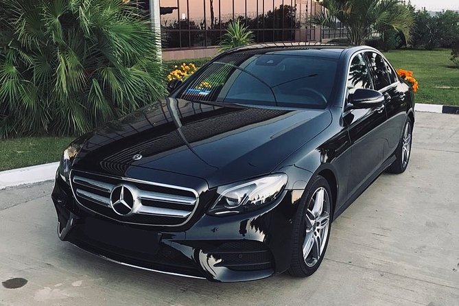 Arrival Private Transfer: Denver Airport DEN to Denver in Business Car - What Makes This Denver Airport Transfer Stand Out