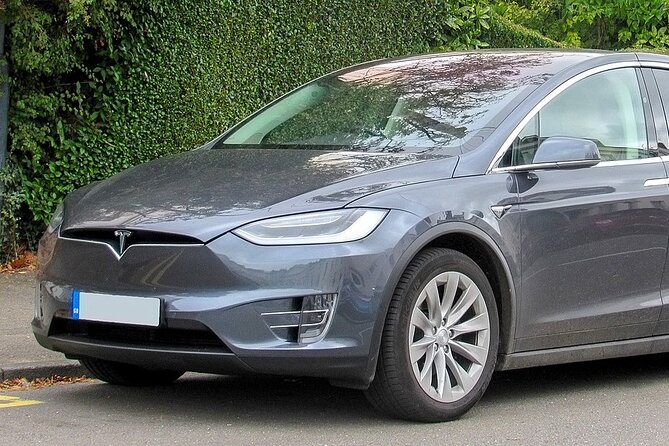 Arrival Private Transfer from Las Vegas Airport to Las Vegas by electric vehicle - Eco-Friendly Vehicles and the Environment Impact