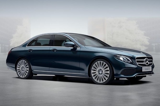 Arrival Private Transfer: Manchester Airport MAN to Liverpool in Business Car - Seamless Private Transfer from Manchester Airport to Liverpool in a Business Car