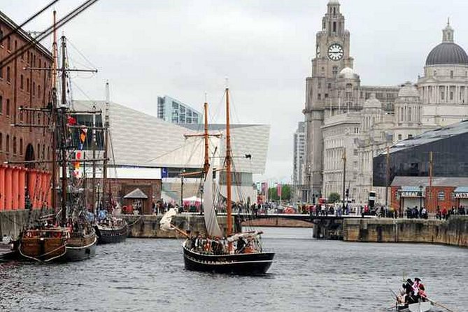 Arrival Private Transfer: Manchester Airport MAN to Liverpool in Business Car - Meeting Points and Accessibility