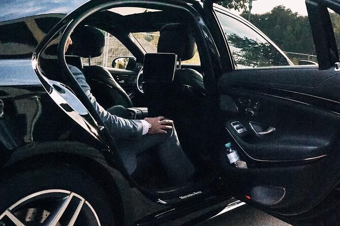 Arrival Private Transfer: Sky Harbor Airport PHX to Phoenix in Business Car - Key Points