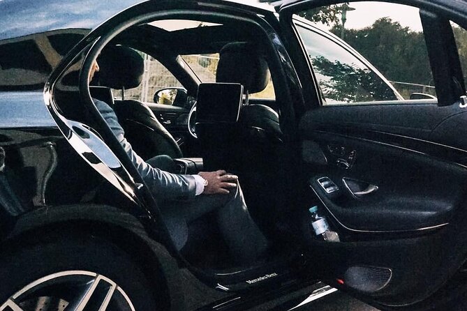 Arrival Transfer: Airport CPH to Copenhagen by Business Car - Flexibility and Booking Options