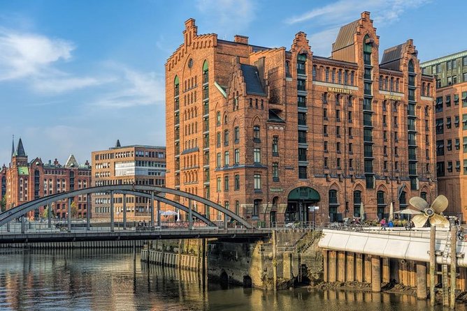 Arrival Transfer: Airport HAM to Hamburg by Business Car - The Value of a Private Business Car Transfer in Hamburg