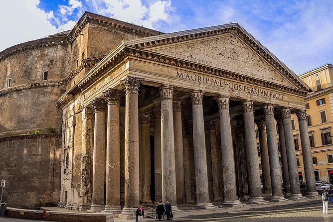 Arrival Transfer: Fiumicino Airport FCO to Rome by Luxury Car - Guaranteed Punctuality and Flat-Rate Pricing