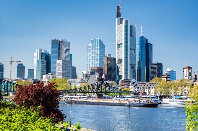 Arrival Transfer: Frankfurt Airport FRA to Frankfurt by Van - The Convenience of 24/7 Availability