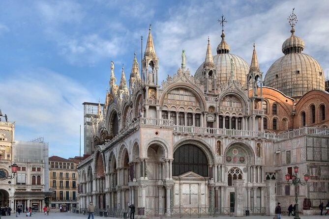 Arrival Transfer: Marco Polo Airport VCE to Venice in Sedan Car - Meeting Point at Marco Polo Airport and Easy Booking