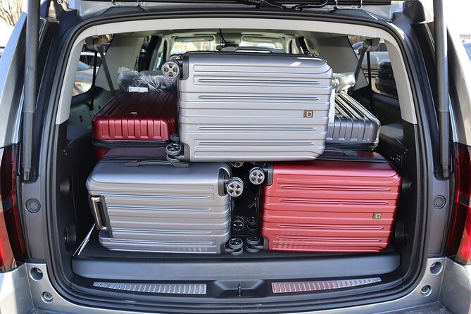 Arrival transfer St. Louis Airport STL to St. Louis by Car or SUV - Convenient Pickup Locations at Lambert Airport