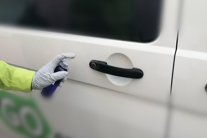 Arrivals by Private Minivan wi fi aboard from Cancun Airport - Key Points