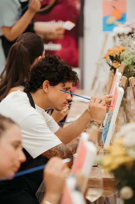 Art and Wine Lab painting experience in Venice and Milano - Key Points