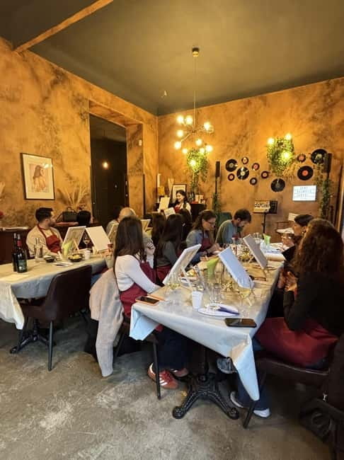 Art and Wine Lab painting experience in Venice and Milano - Private Events and Customization Options
