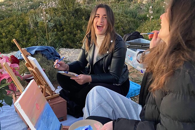 Art Experience with Wine - A Scenic Setting for Artistic Inspiration