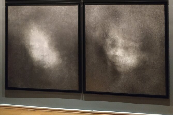 Art Gallery Sightseeing Tour in Sofia - The Guide and Commentary