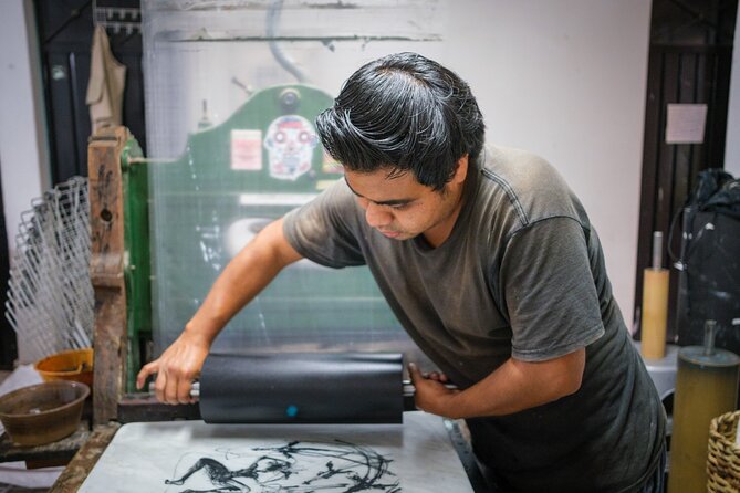 Art walk & Cacao delight - Walking and tasting: balancing activity and relaxation