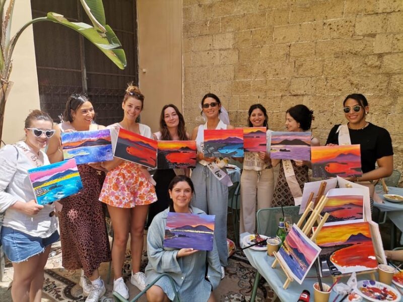 Art Workshop in Naples city centre with Aperitif - Key Points