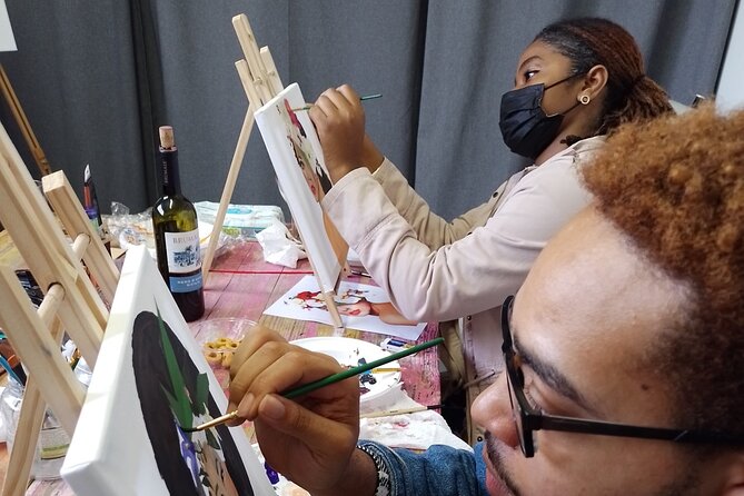 Art worshop with aperitif in Naples - Meet Maria, the Artistic Guide of Naples Painting Experience