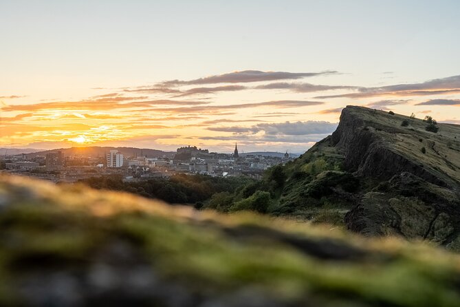 Arthur's Seat Hike: Sunset, Sunrise, Daytime - Starting Point at Holyrood Palace: Meeting the Guide