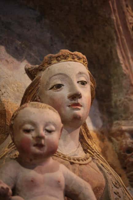 Artistic nativity scene in Vezzolano - Key Points