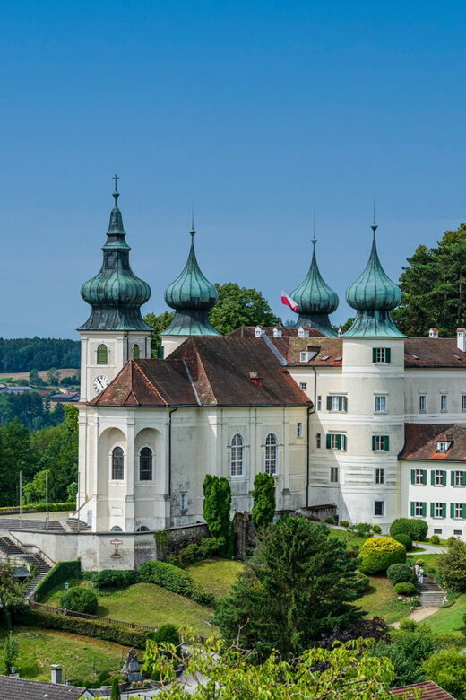 Artstetten: Journey Through Past at Artstetten Castle - Stroll Through the Private Natural Park