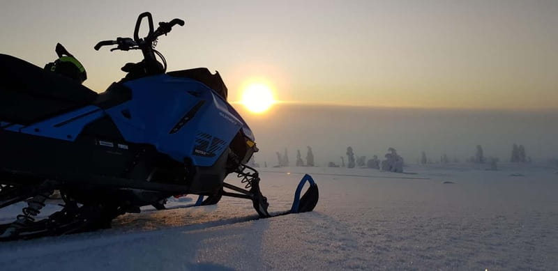 Arvidsjaur: 4-hour custom snowmobile tour in Swedish Lapland - Equipment and Gear Provided for Comfort and Safety