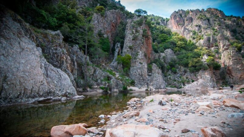 Arzana: Mt. Gennargentu, Piricanis Gorges, & Waterfall Hike - Navigating the Piricanis Gorges and Rocky Terrain