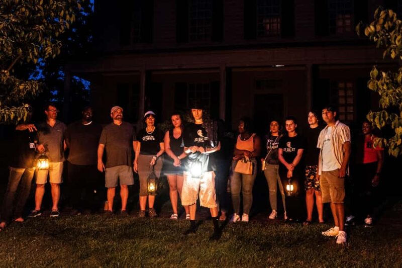 Ashes and Apparitions of Annapolis Ghost Tour - The Guides: Knowledgeable and Engaging Storytellers