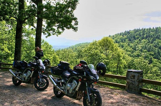 Asheville Tail of the Dragon and Cherohala Skyway Weekend Tour - Riding the Cherohala Skyway: Scenic Mountain Vistas