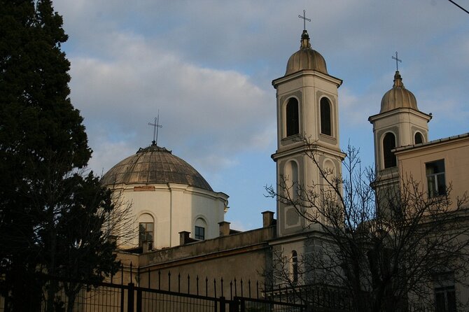 Asian Side of Istanbul: Uskudar and Kadikoy Full Day Walking Tour - Visiting the Vibrant Fish Market in Üsküdar