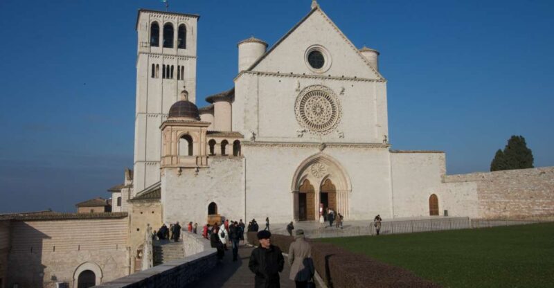 Assisi: 2-Hour Walking Tour - Discovering the Temple of Minerva – A Roman Legacy