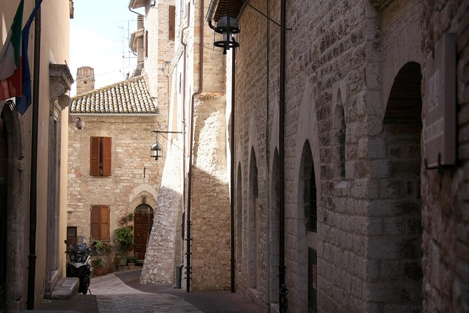 Assisi and Orvieto Full-Day Semi-Private Tour from Rome - The Guide and Transportation Experience