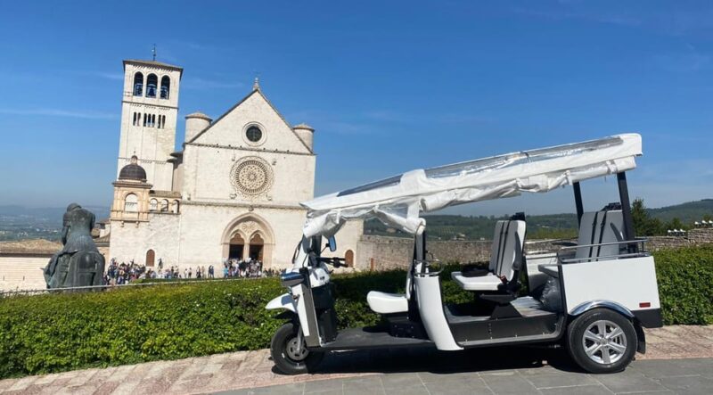 Assisi: Grand Tour Tuk Tuk - Italian driver - The Role of the Italian Guide in Bringing Assisi to Life