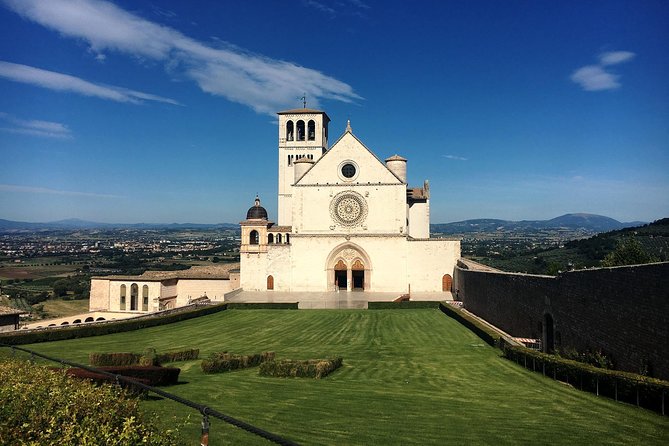 Assisi - Historic walking tour - The Roman Temple of Minerva and Goethe’s Praise