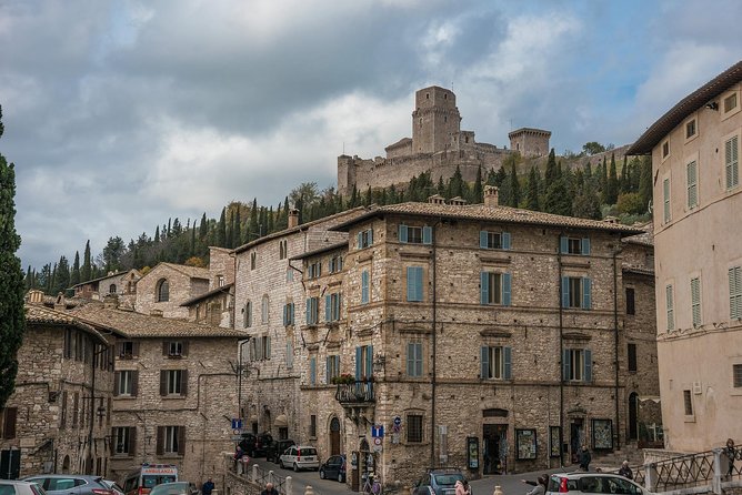Assisi - Historic walking tour - Discovering the Basilica di Santa Chiara