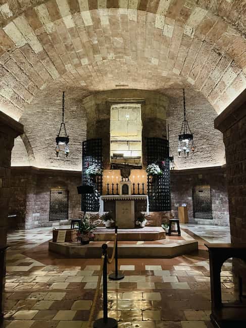 Assisi: Three Saints, St Carlo, Francis & Clare Walking Tour - Walking Through Assisi’s Medieval Streets and Sacred Spaces