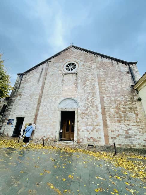 Assisi: Three Saints, St Carlo, Francis & Clare Walking Tour - Practical Details: Meeting Point and Tour Logistics