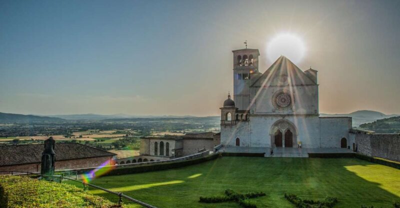 Assisi: Walking Tour with St. Francis Basilica Visit - Assisi’s Most Famous Landmark: Saint Francis Basilica
