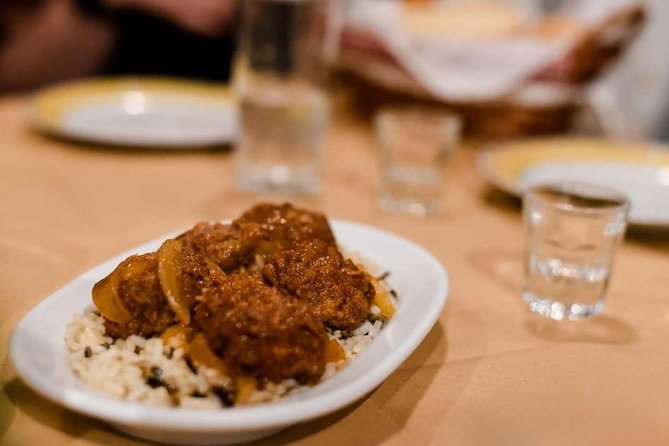 Athens After Dark: Night-Time Food Tour of the Ancient City - The Guide: Knowledgeable and Friendly