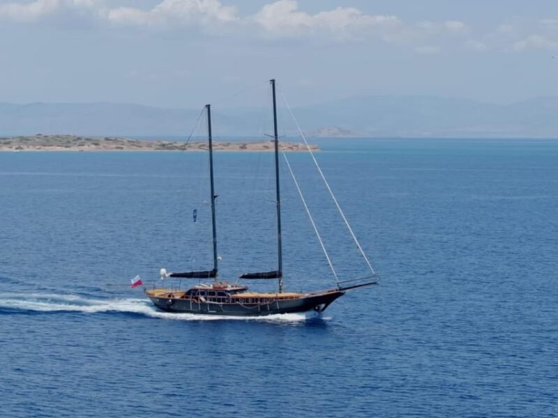 Athens: Agistri, Metopi & Aegina Cruise with Meals & Drinks - Lunch on Board: Authentic Greek Flavors