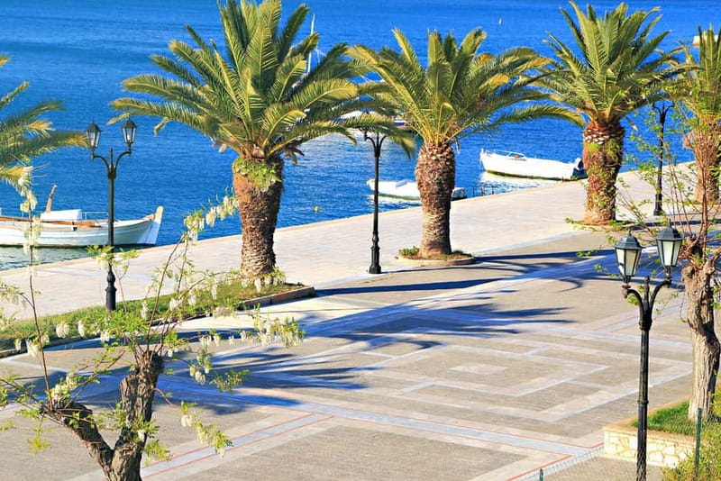 Athens: Ancient Corinth & Nafplio Full Day Trip with Swim - The Role of the Guides and Group Experience