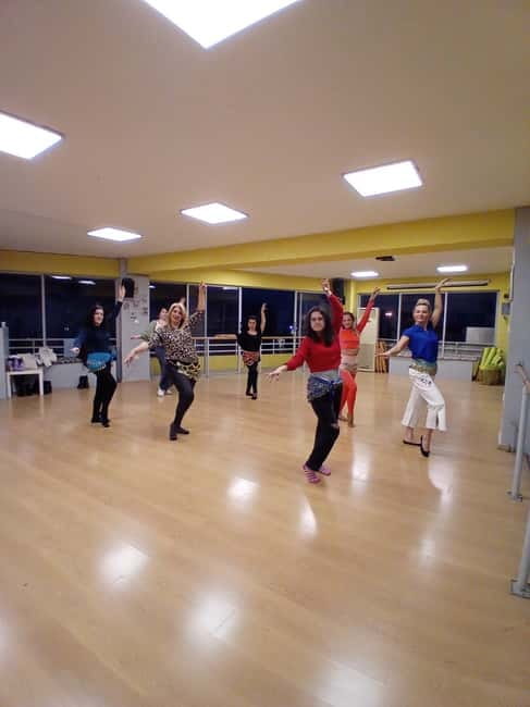 Athens: Belly Dance Lesson with Sweet Treat - Basic Moves and Full Routine Creation