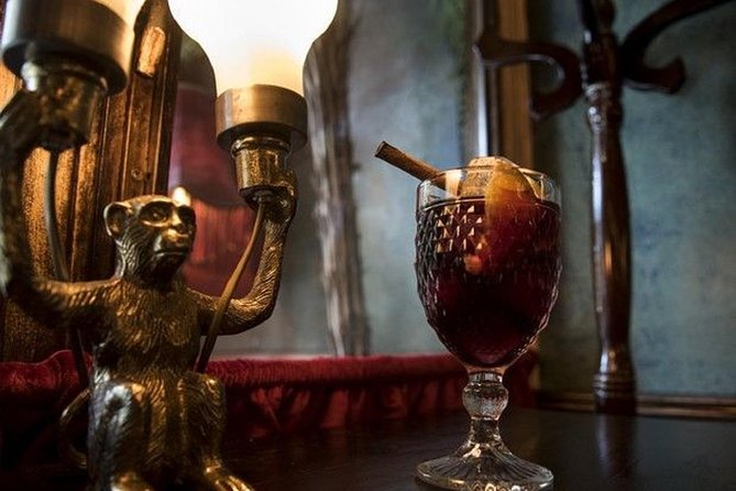 Athens by Night: Small Group Sightseeing with Drinks and Food Tasting - Wandering the Charming Streets of Plaka