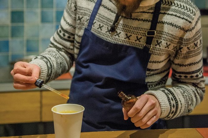 Athens by Night: Small Group Sightseeing with Drinks and Food Tasting - Visiting Feyrouz: A Hidden Food Spot