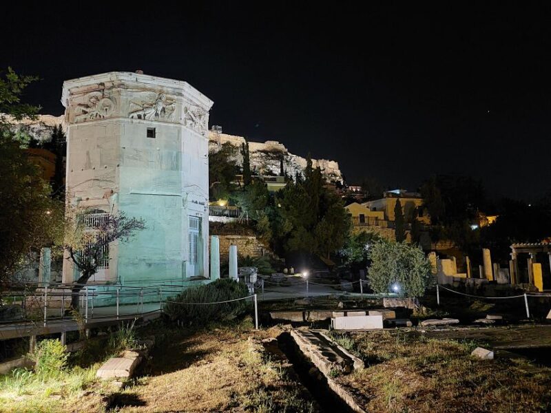 Athens: City Highlights Nighttime Walking Tour in Spanish - The Metropolitan Cathedral and Little Mitropolis