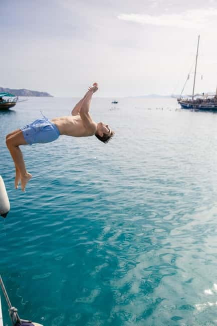 Athens: Cruise to Agistri, Moni & Aegina with Lunch & Drinks - Swimming and Snorkeling at Moni or Methopi Islet