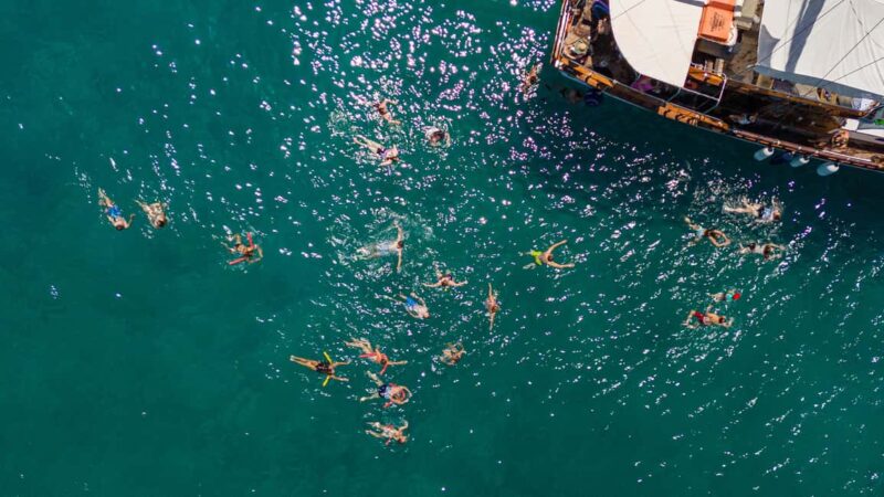 Athens Day Cruise: Agistri, Moni & Aegina + Lunch & Drinks - Greek Buffet Lunch: Fresh and Flavorful