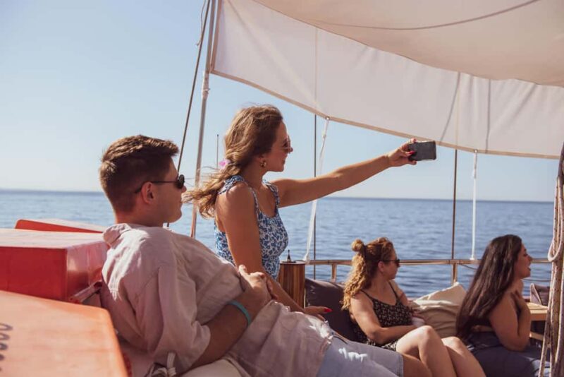Athens Day Cruise: Agistri, Moni & Aegina + Lunch & Drinks - The Cruise Experience: Guides, Food, and Atmosphere