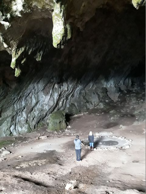 Athens: Delphi, Corycian Cave, and 300 Battlefield Day Trip - Lunch with a View: Tasting Delights at Delphi