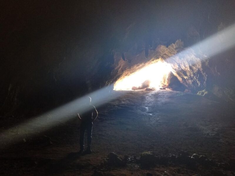 Athens: Delphi, Corycian Cave, and 300 Battlefield Day Trip - Standing at the Hot Gates of Thermopylae