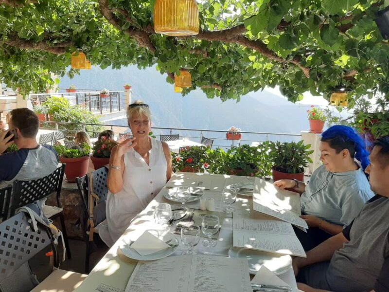 Athens: Delphi, Corycian Cave, and 300 Battlefield Day Trip - Practical Details: Logistics and Group Experience